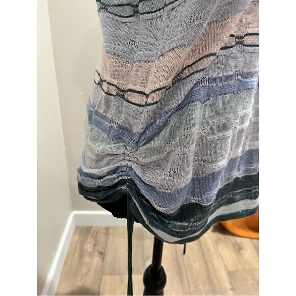 ST. JOHN sport sleeveless Blouse - Picture 2 of 8